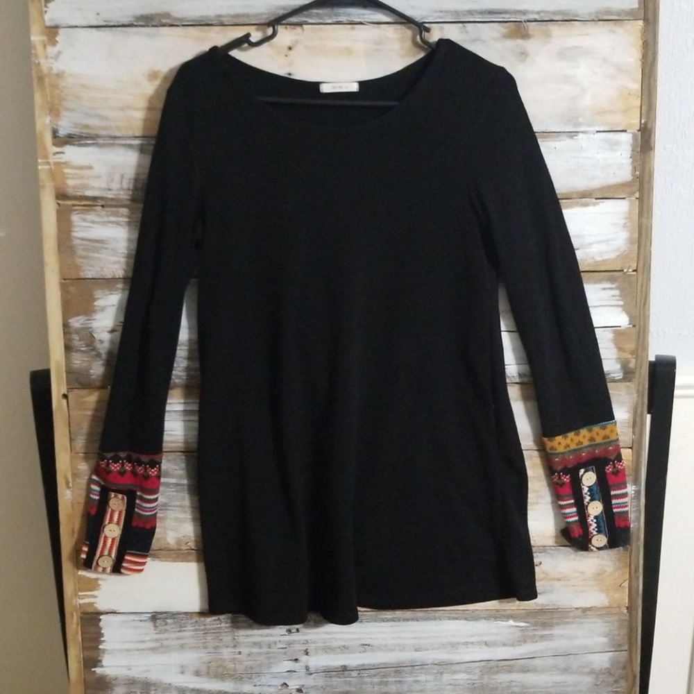 Black shirt with sleeve detail